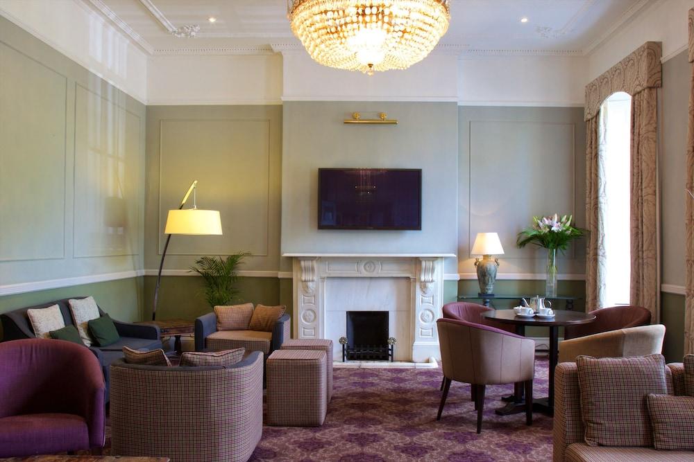 London Chigwell Prince Regent Hotel, BW Signature Collection Buitenkant foto